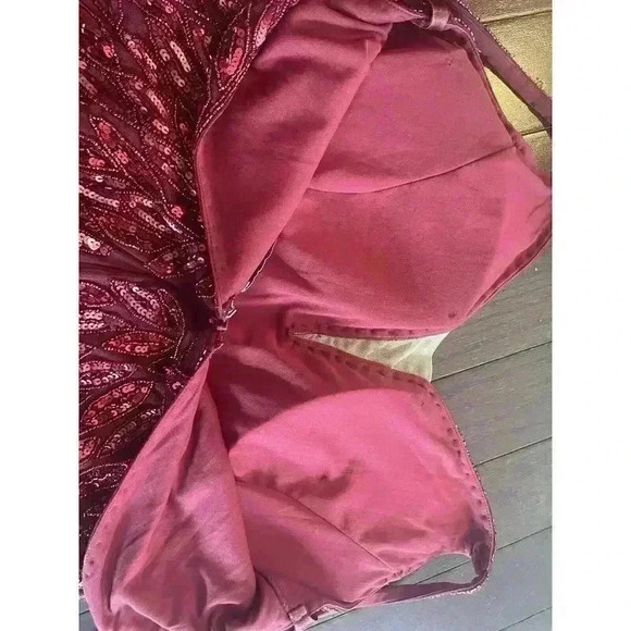 Mac Duggal Plunging V Neck Embellished Leaf Evening Gown 12 Burgundy 5107 Train - Picture 9 of 10